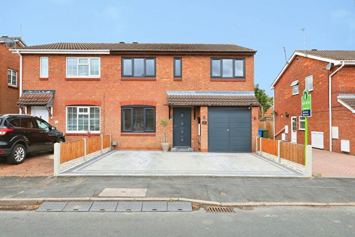 3 Bedroom Semi Detached House For Sale In Canterbury Drive, Perton, Wolverhampton, Staffordshire, WV6