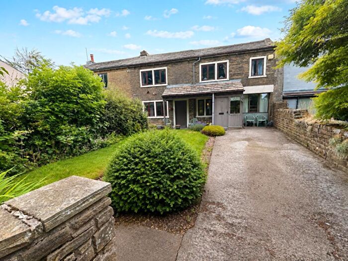 3 Bedroom Cottage For Sale In Hill Top Road, Bradford, BD13