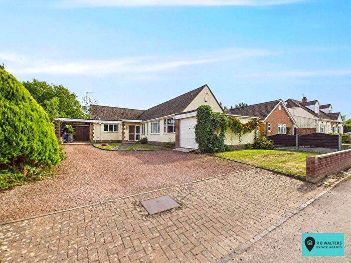 3 Bedroom Detached Bungalow For Sale In Parton Drive, Churchdown, GL3