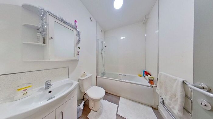 2 Bedroom Semi Detached House To Rent In Portland Arms Portland Road, Nottingham, NG7