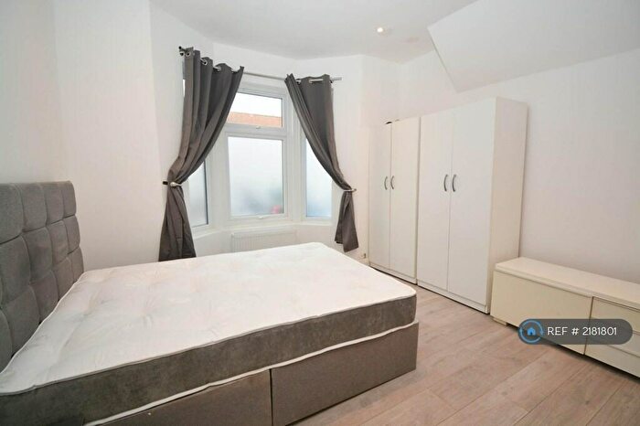 Studio To Rent In Crownfield Road, London, E15