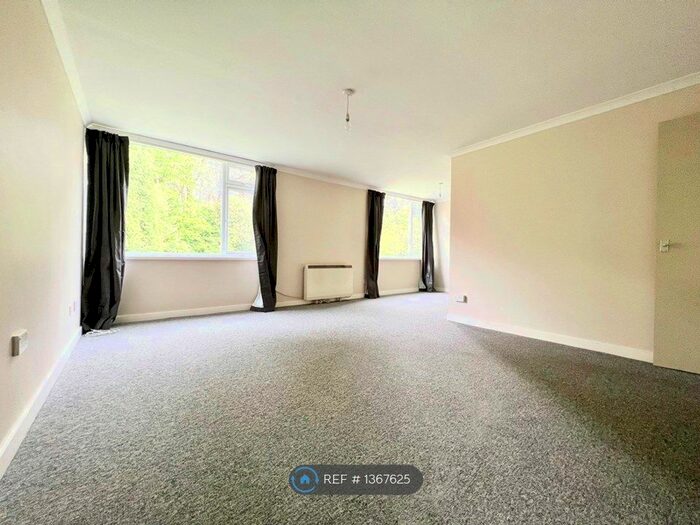 2 Bedroom Flat To Rent In Westacre Close, Bristol, BS10