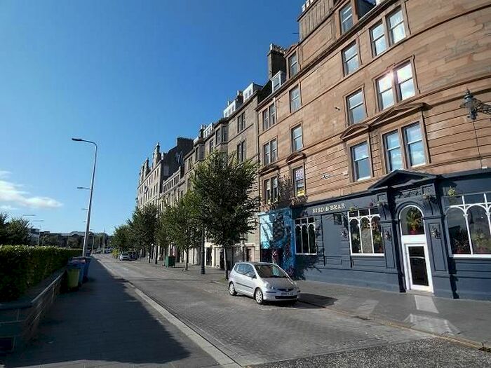 2 Bedroom Flat To Rent In Whitehall Crescent, Dundee, DD1