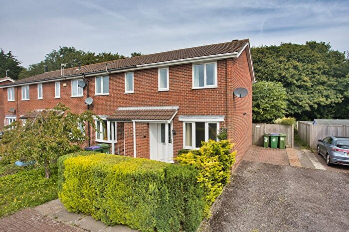 2 Bedroom End Terrace House For Sale In Pine Way, Folkestone, Kent, CT19