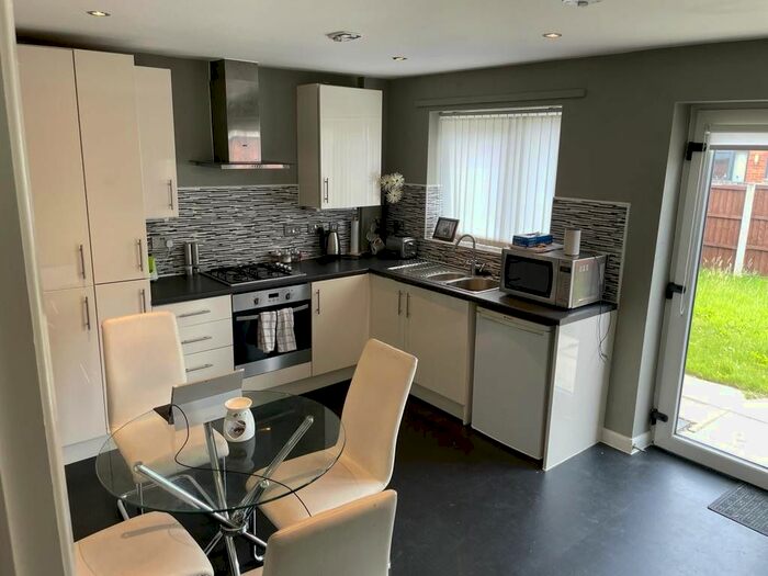 3 Bedroom Terraced House To Rent In Silk Close, Stockport, Cheshire, SK1