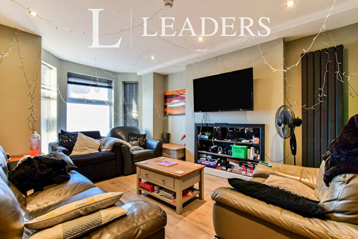 7 Bedroom House To Rent In Seedley Park Road, M6