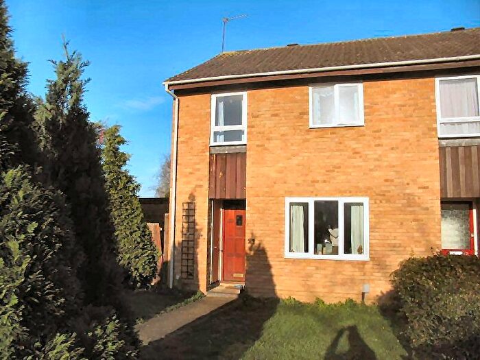 3 Bedroom Terraced House To Rent In Woking, Surrey, GU21