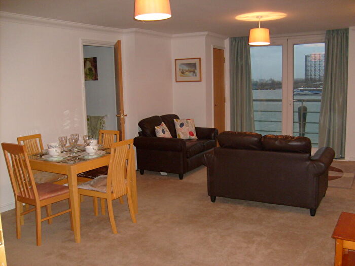 2 Bedroom Flat To Rent In Millennium Drive, London, E14