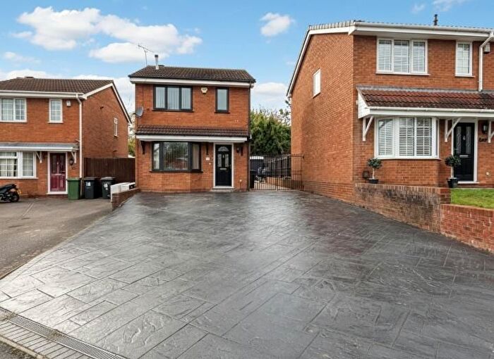 3 Bedroom Detached House For Sale In Auden Close, Galley Common, CV10