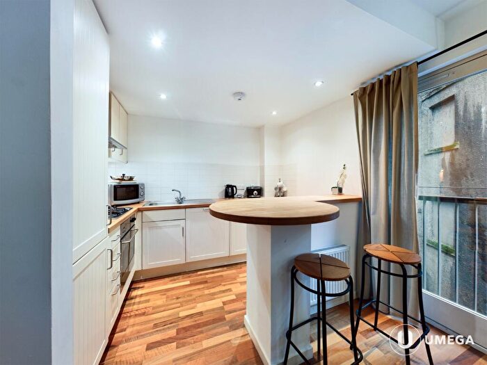 1 Bedroom Apartment To Rent In Cowgatehead, Old Town, Edinburgh, EH1