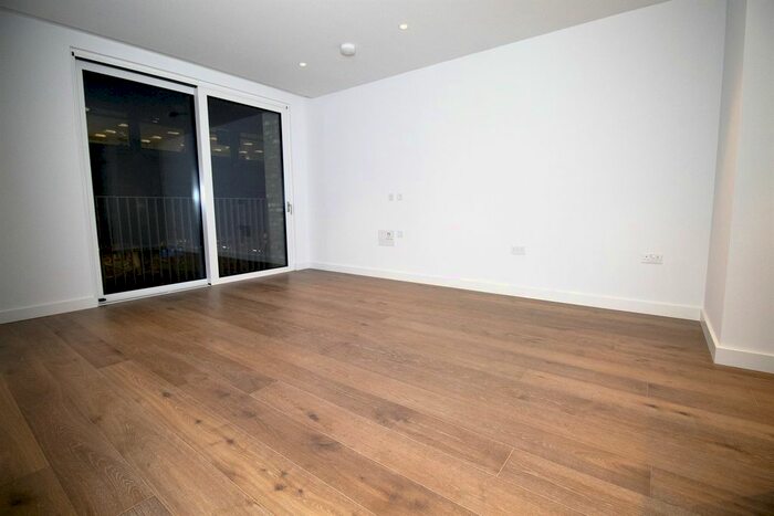 1 Bedroom Flat To Rent In Jubilee Walk, London, WC1X