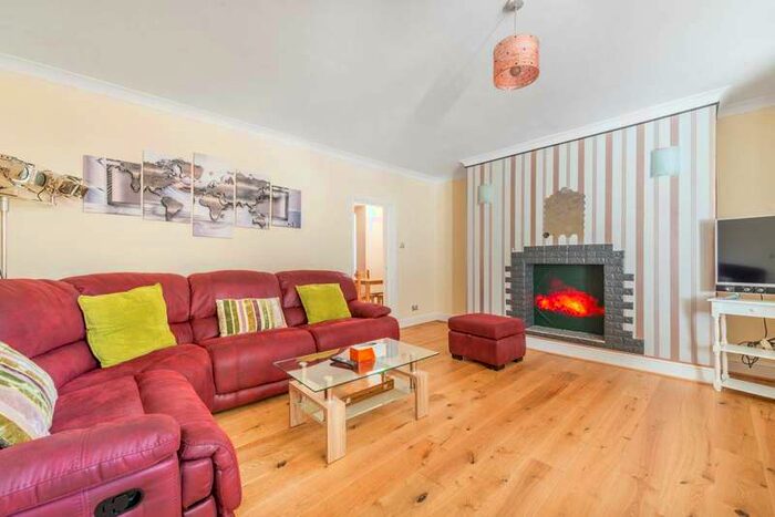 2 Bedroom Flat To Rent In Holland Road, Holland Park, W14