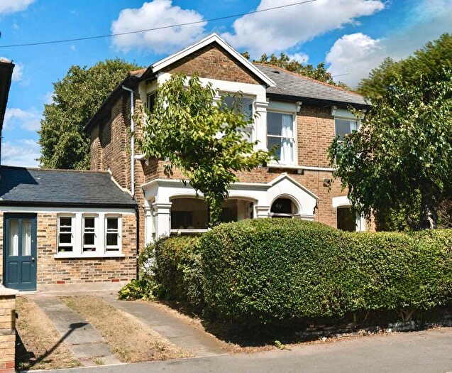 4 Bedroom Detached House For Sale In Claremont Road, London, E7