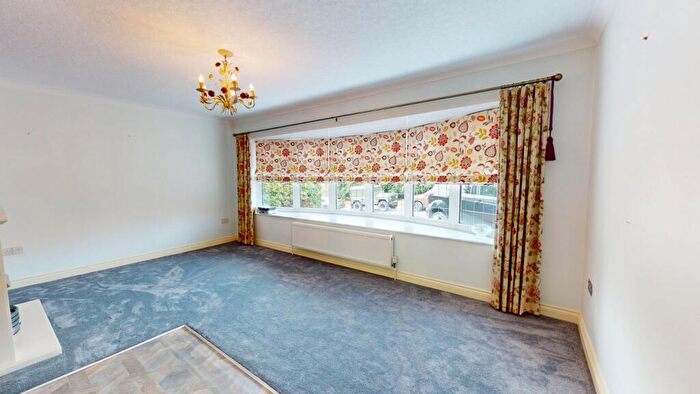 2 Bedroom Detached Bungalow For Sale In Top Hall Road, Bessacarr, Doncaster, DN4