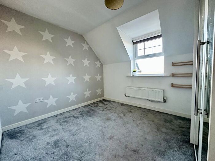 2 Bedroom Apartment For Sale In Wells View Drive, Bromley, BR2