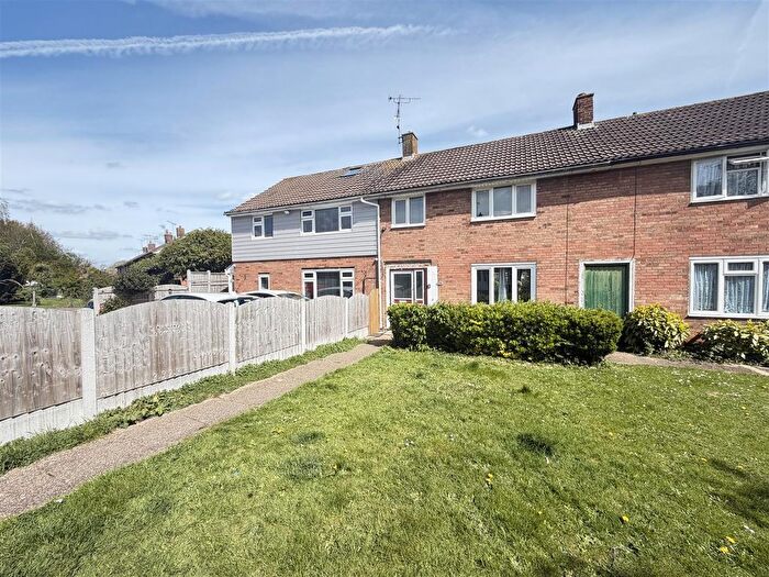 3 Bedroom Terraced House To Rent In Danbury Down, Basildon, SS14