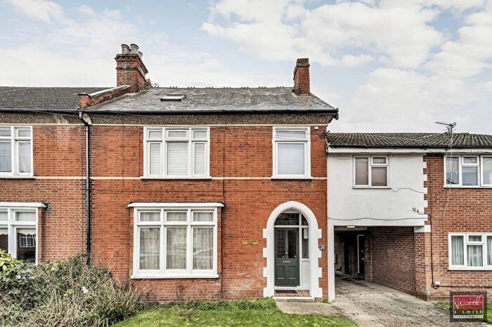 1 Bedroom Flat For Sale In Chaucer Road, Ashford, TW15