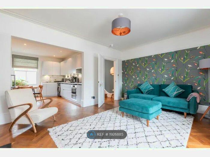 2 Bedroom Maisonette To Rent In Farm Road, Hove, BN3