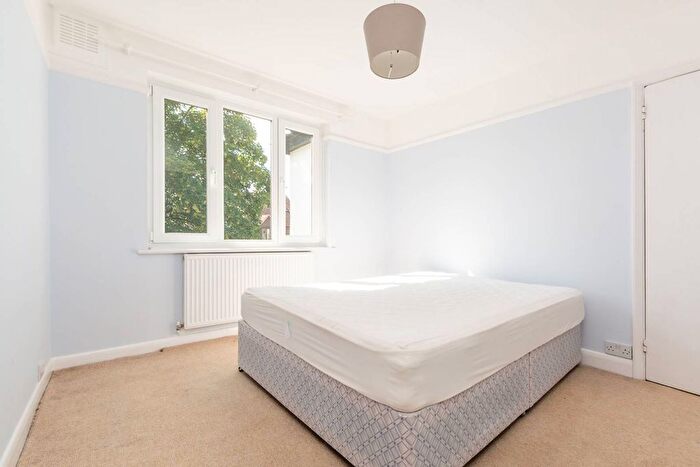 2 Bedroom Maisonette To Rent In Woodside, Wimbledon, London, SW19