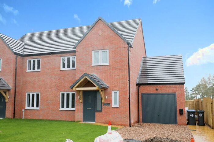 4 Bedroom Semi-Detached House For Sale In Sawbridge Road, Grandborough, Rugby, CV23