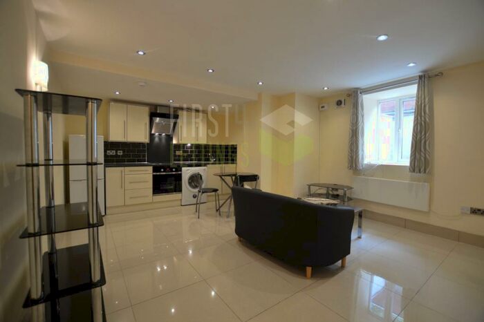 1 Bedroom Flat To Rent In St. James Road, Leicester, LE2