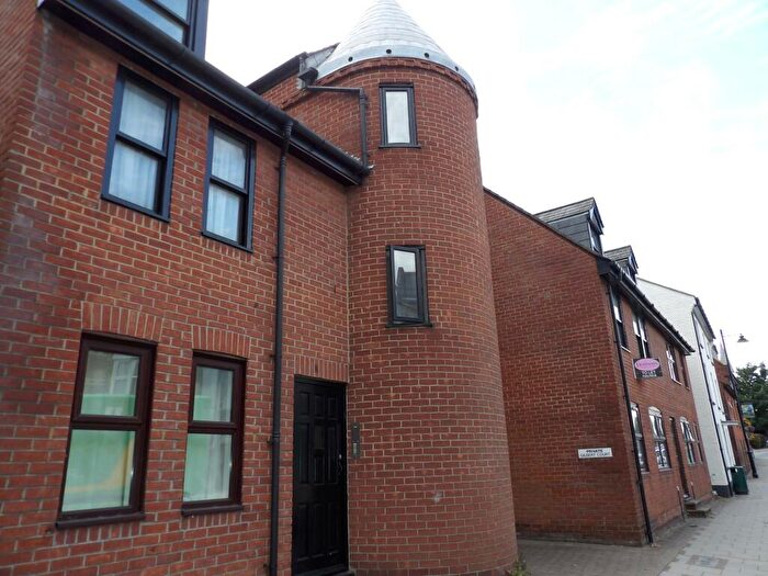 1 Bedroom Flat To Rent In Central Christchurch, BH23