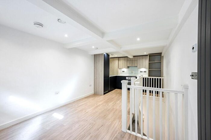 1 Bedroom Flat To Rent In Cormongers Lane, Nutfield, Redhill, RH1