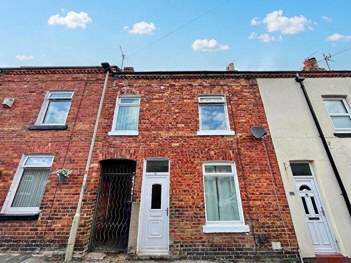 3 Bedroom Terraced House For Sale In Hampton Road, Scarborough, YO12