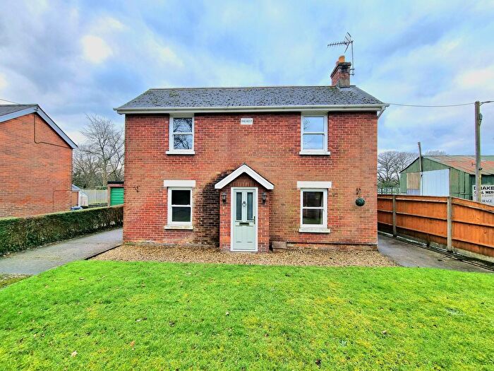3 Bedroom Detached House To Rent In Pollards Moor Road, Copythorne, Southampton, SO40
