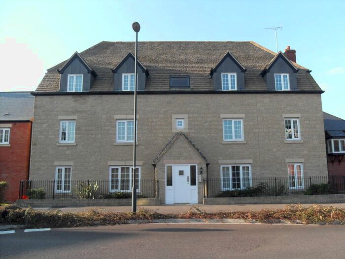 2 Bedroom Flat To Rent In Mir Crescent, Oakhurst, Swindon, SN25