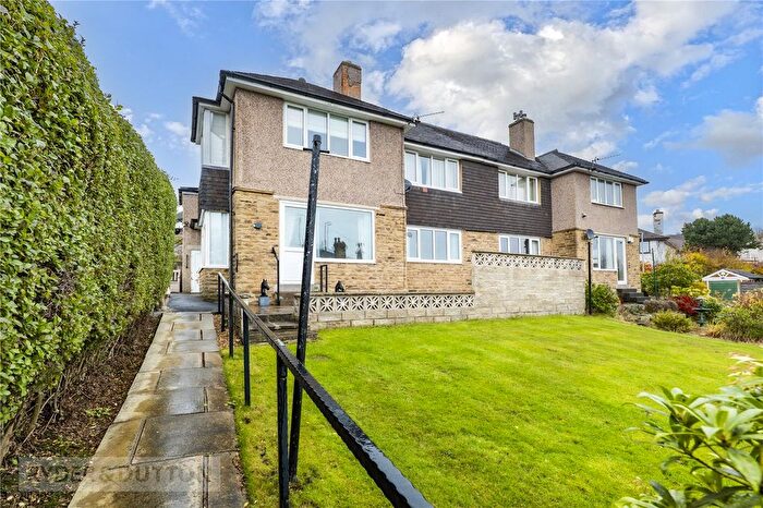 2 Bedroom Flat For Sale In The Drive, Hipperholme, Halifax, West Yorkshire, HX3