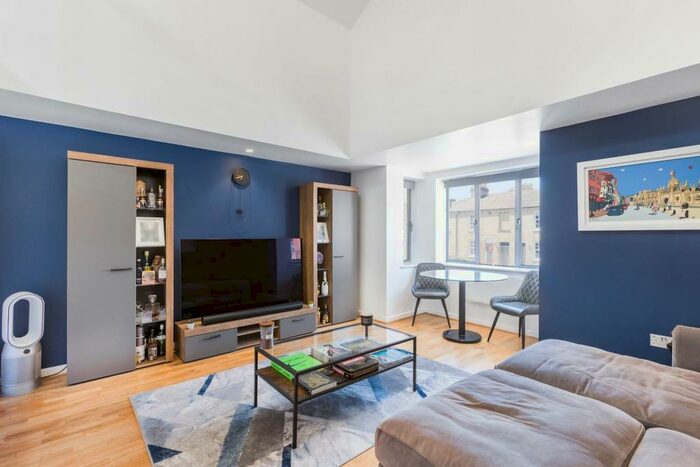 2 Bedroom Apartment To Rent In Lattimore Road, St Albans, AL1