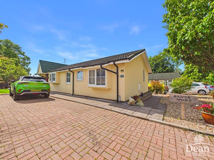 2 Bedroom Park Home For Sale In Clanna Country Park, Alvington, Lydney, GL15