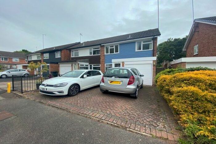 3 Bedroom Property To Rent In Munsley Close, Redditch, B98