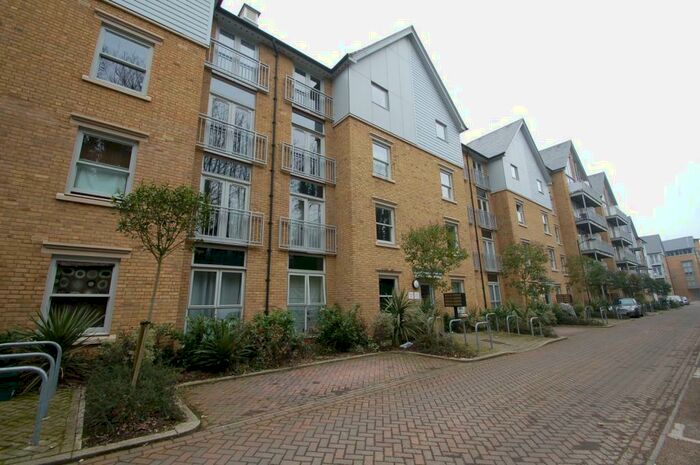 2 Bedroom Apartment To Rent In St Andrews Close, Canterbury, Kent, CT1