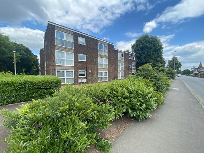 2 Bedroom Flat To Rent In Burwood Road, Burwood Park, Hersham, Walton-On-Thames, KT12