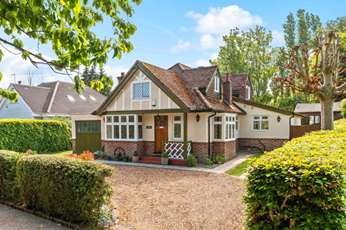 3 Bedroom Detached House For Sale In Parkside, Buntingford, SG9