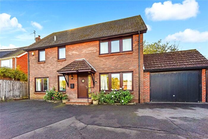 4 Bedroom Detached House For Sale In Winchester Road, Petersfield, Hampshire, GU32