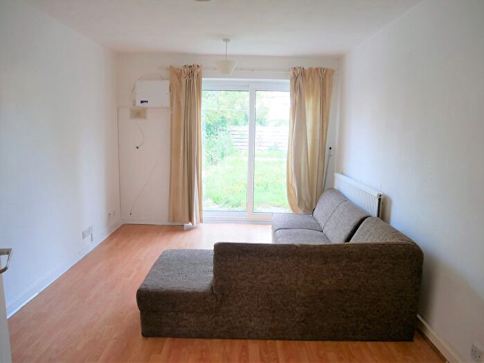1 Bedroom Flat To Rent In St. Helen Close, Uxbridge, UB8
