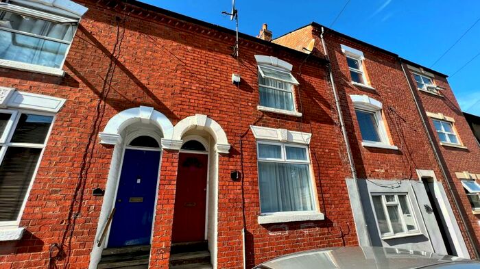 2 Bedroom House To Rent In Chaucer Street, Northampton, NN2