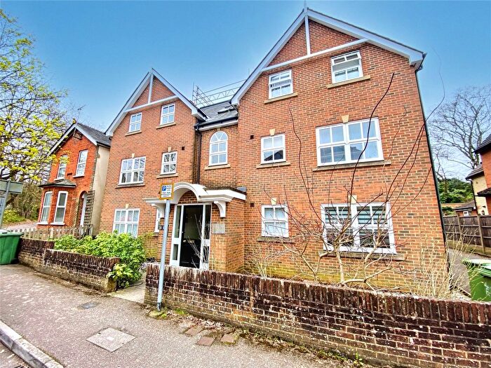 2 Bedroom Flat To Rent In Union Street, Farnborough, Hampshire, GU14