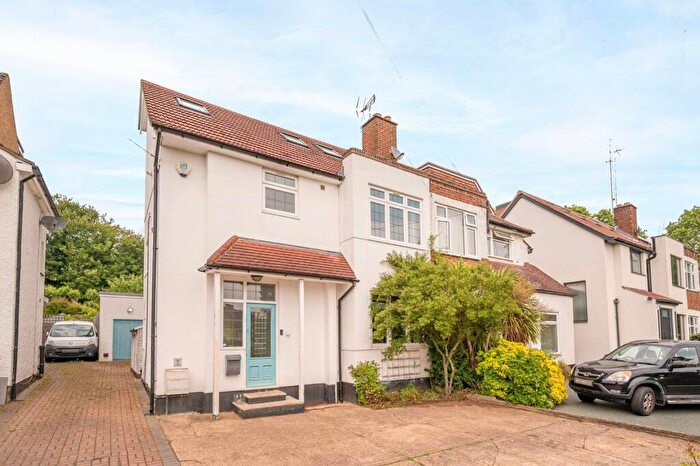 4 Bedroom Semi-Detached House For Sale In Wise Lane, Mill Hill, London, NW7