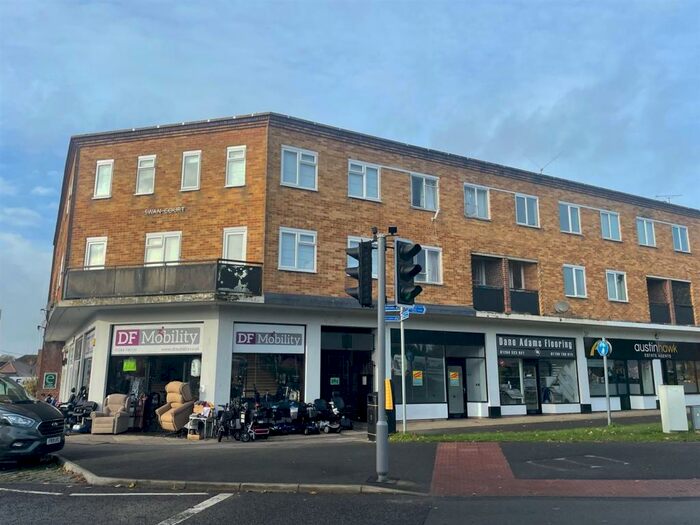 2 Bedroom Flat To Rent In East Street, Andover, SP10