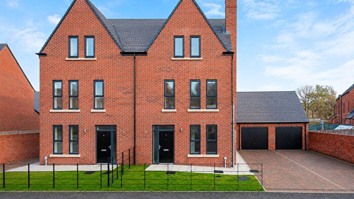 4 Bedroom Semi-Detached House To Rent In Mara Drive, Northwich, CW8