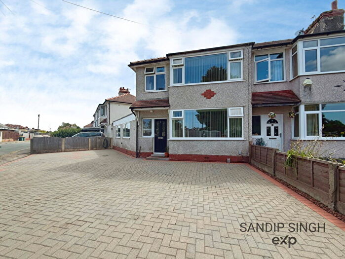 4 Bedroom Semi-Detached House For Sale In The Crescent, Lea, Preston, PR2