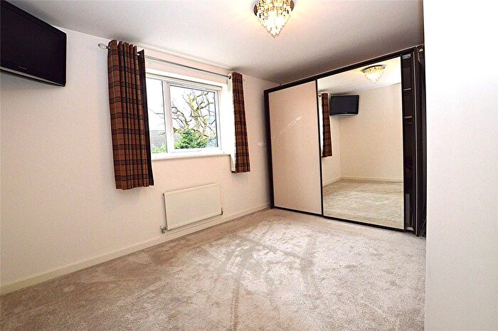 3 Bedroom Terraced House For Sale In Somerset Close, Macclesfield, Cheshire, SK10