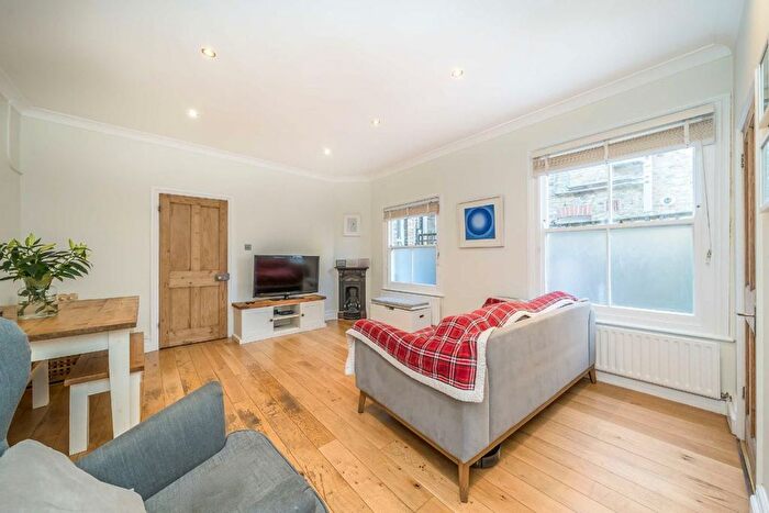 2 Bedroom Flat For Sale In Tranmere Road, Earlsfield, SW18