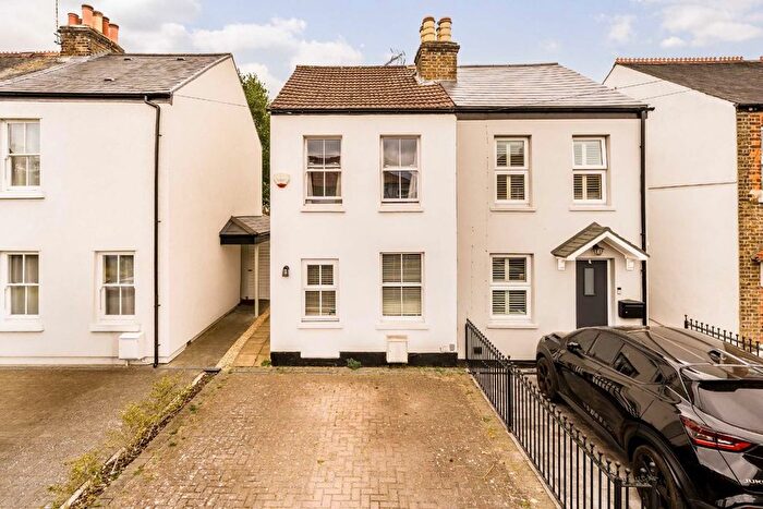 2 Bedroom Property For Sale In Swan Road, Feltham, TW13