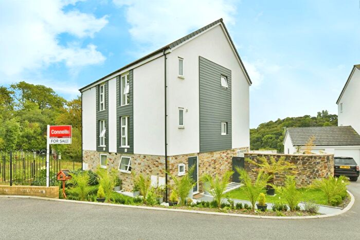 4 Bedroom Semi-Detached House For Sale In Starling Drive, Plymouth, PL6
