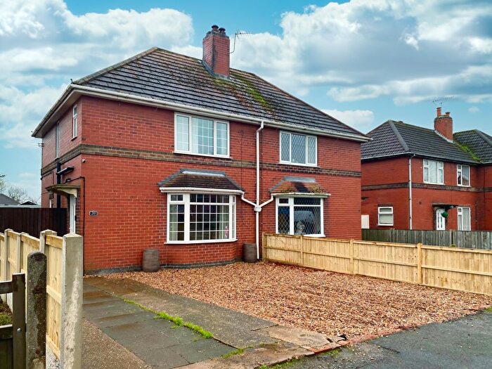 3 Bedroom Semi-Detached House For Sale In Park Avenue, Glapwell, Chesterfield, S44
